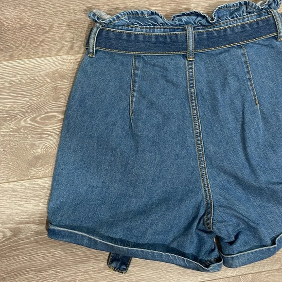 Shein Retro High Rise Pleated Paper Bag Waist Denim Jean Shorts 4 - Picture 10 of 11